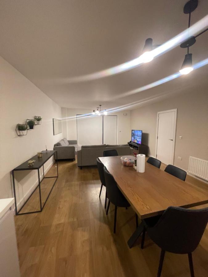 Private Room In A New Shared Apartment Maynooth Exterior photo
